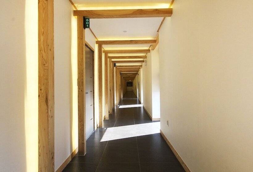 فندق على الطريق Muan Hotel The K
