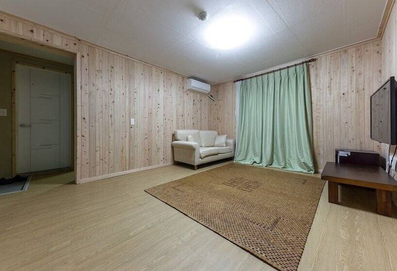 Motel Taean New World