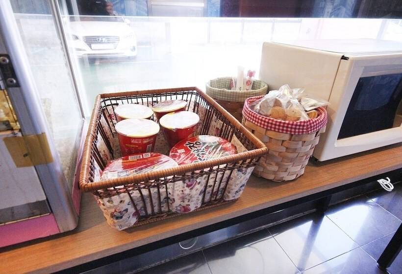 فندق على الطريق Western Wonpyeongdong Lancelot