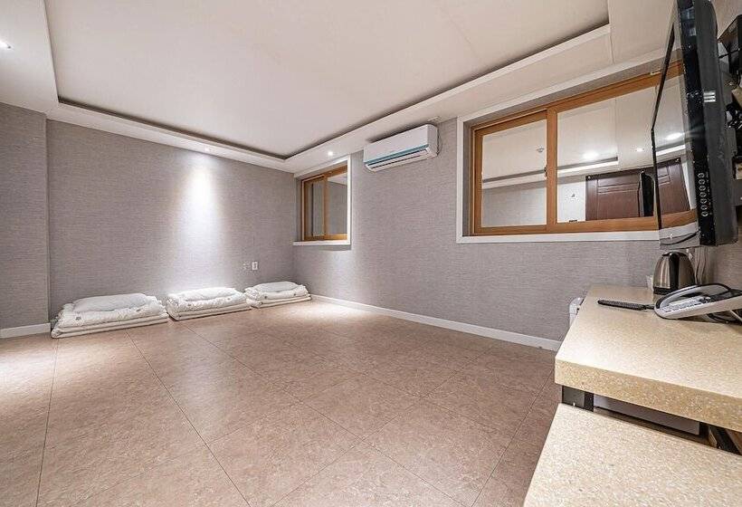 汽车旅馆  Yangpyeong River House
