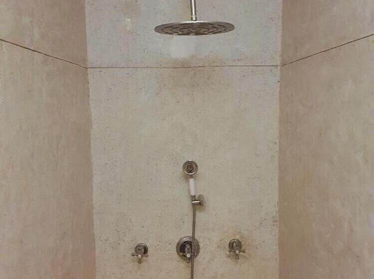 فندق Bijapur Lodge