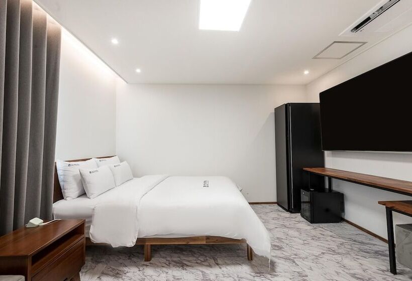 Отель Gunsan Raonhaje