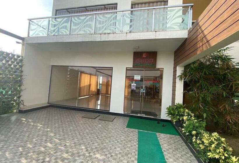 酒店 Kalinga Tavern Residency