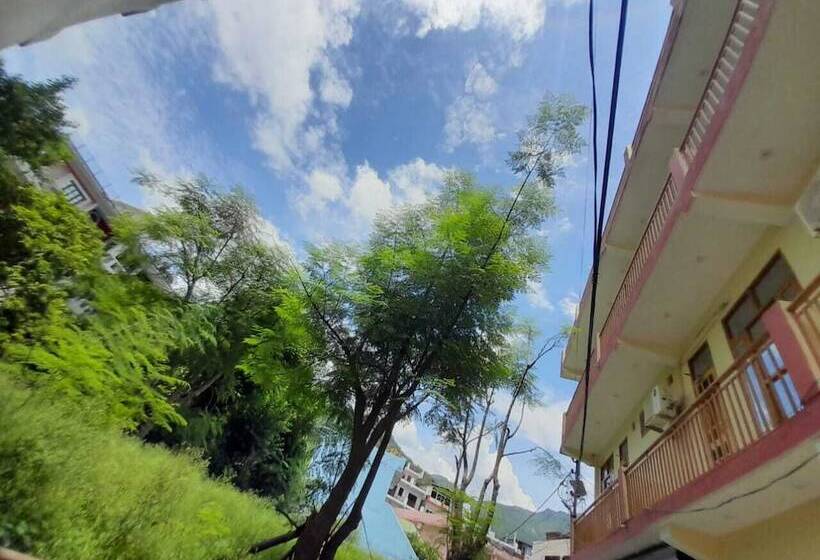 בית מלון כפרי Krishna Rishikesh