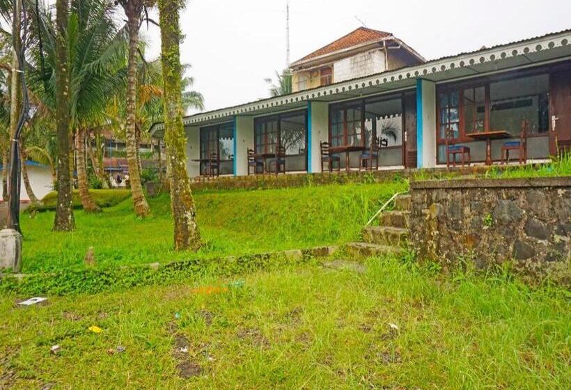 هتل Lembah Nyiur By Oyo