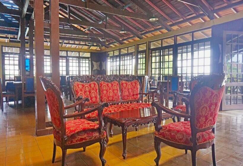 هتل Lembah Nyiur By Oyo