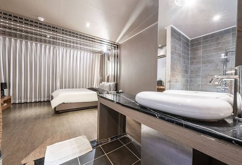 汽车旅馆  Wolgot Hotel Yeon