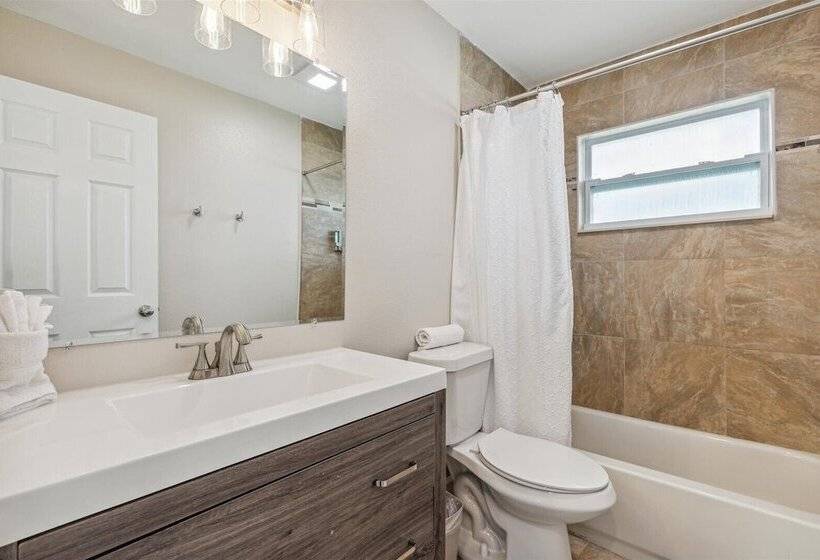 106 La Riviere Rd