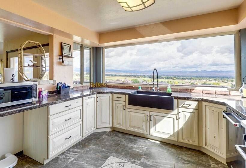 Family Friendly Utah Home: Deck, Mountain Views!