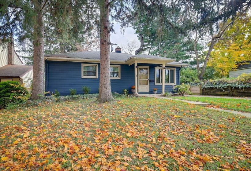 Ann Arbor Home W/ Deck, 2 Mi To Michigan Stadium!