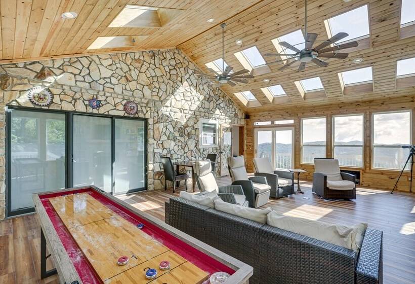 Blowing Rock Home W/ Hot Tub & Mountain View Deck!