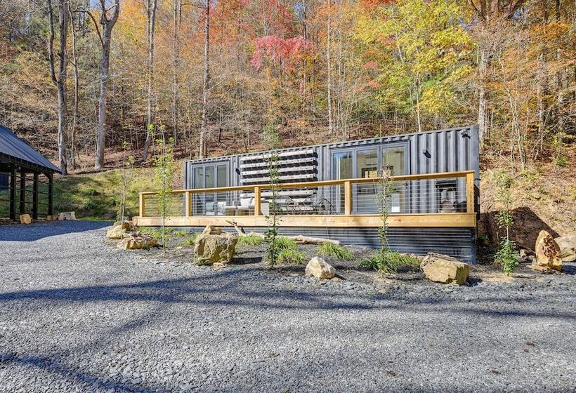 Bryson City Tiny Cabin: Hot Tub, Near River Access