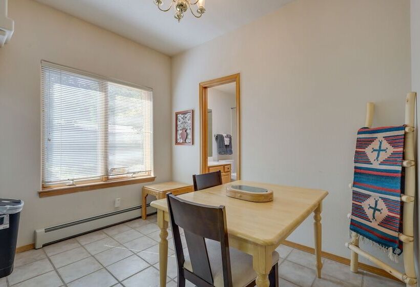 Charming Amalia Retreat W/ Fireplace & Grill!