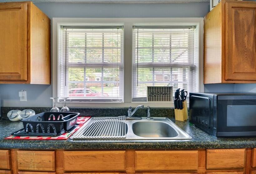 Charming Lexington Home   2 Mi To Downtown!