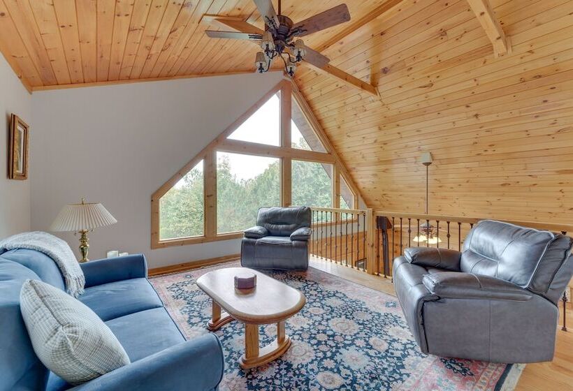 Deck, Grill & Fire Pit: Blue Ridge Mountain Cabin!