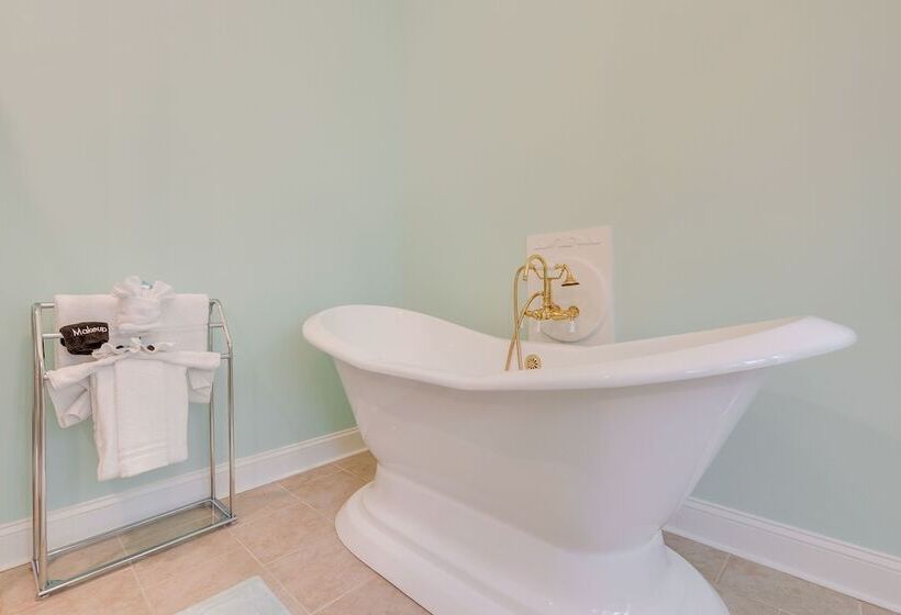 Fairhope Cottage: 2 Mi To Town & Pier!