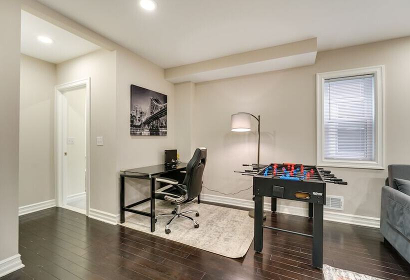 Family Friendly Ferndale Home: 3 Mi To Detroit Zoo