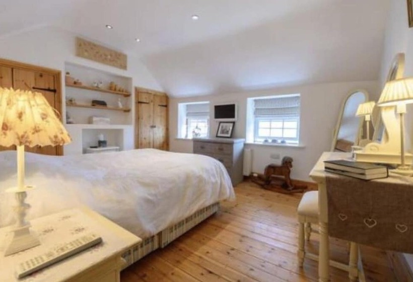 French Vintage Cottage In The Heart Of The Fens