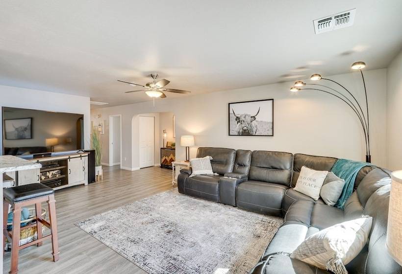 Gold Canyon Vacation W/ Private Patio & Fire Pit!