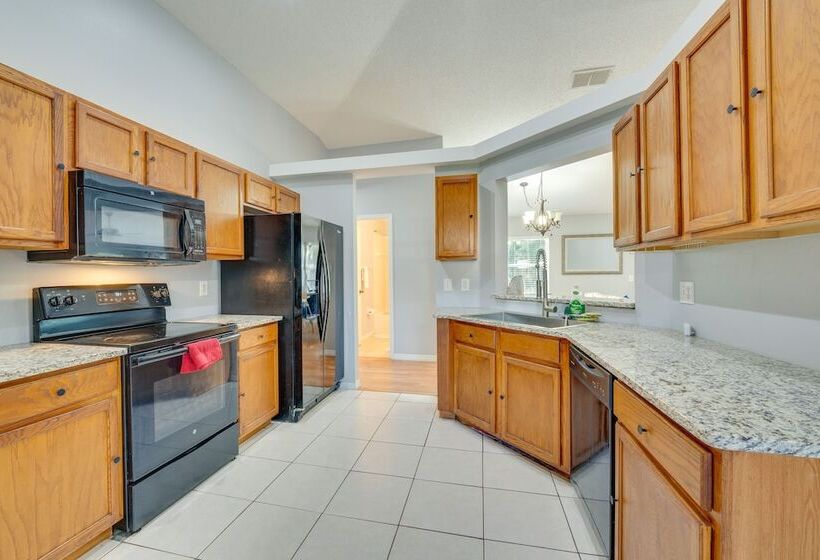 Gorgeous Kissimmee Oasis W/ Community Pool!
