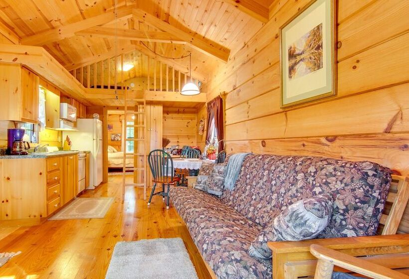 Hendersonville Cabin Near Hiking & Waterfalls!