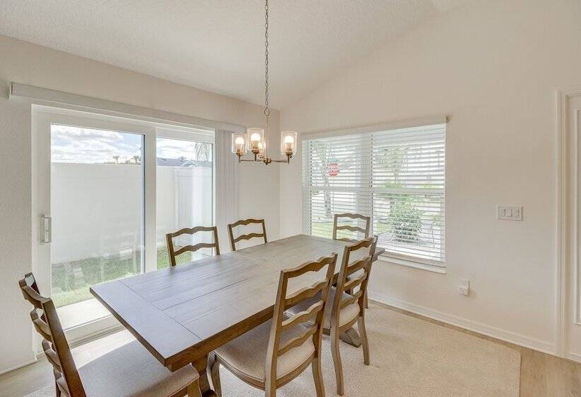 Community Pool & Tennis Court: Gem In The Villages