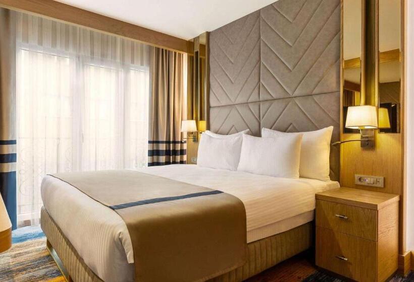 ホテル Days Inn By Wyndham Istanbul Bomonti
