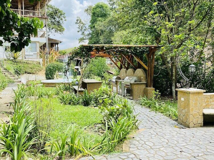 هتل West California