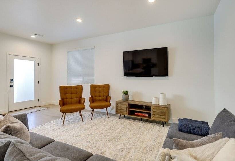Inviting American Fork Home With Community Pool!