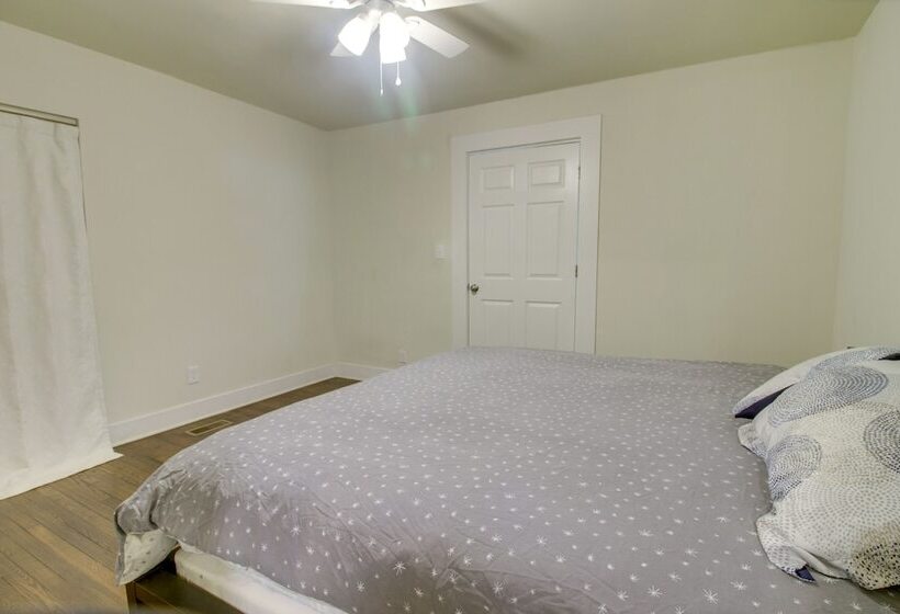 Dog Friendly Shelby Home W/ Private Yard & Hot Tub