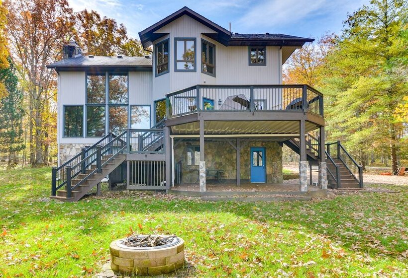 Lakefront Maryland Home   Deck, Grill & Pool Table