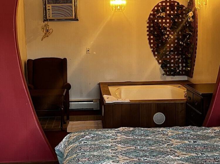 Мотель Grand Howell Inn