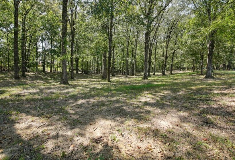 Natures Care: Home W/ Pond, 16 Mi To Memphis!