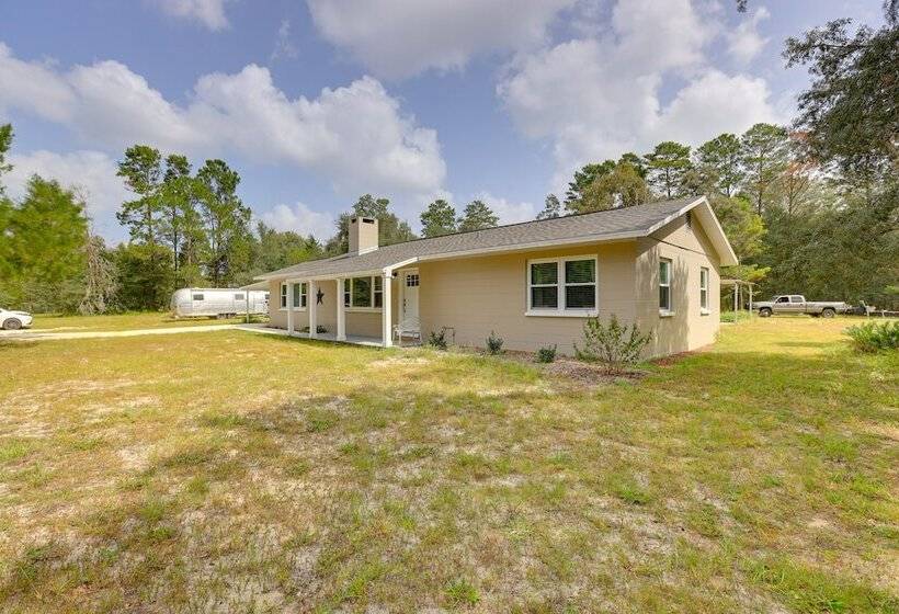 Peaceful Country Home In Williston: Horses Welcome