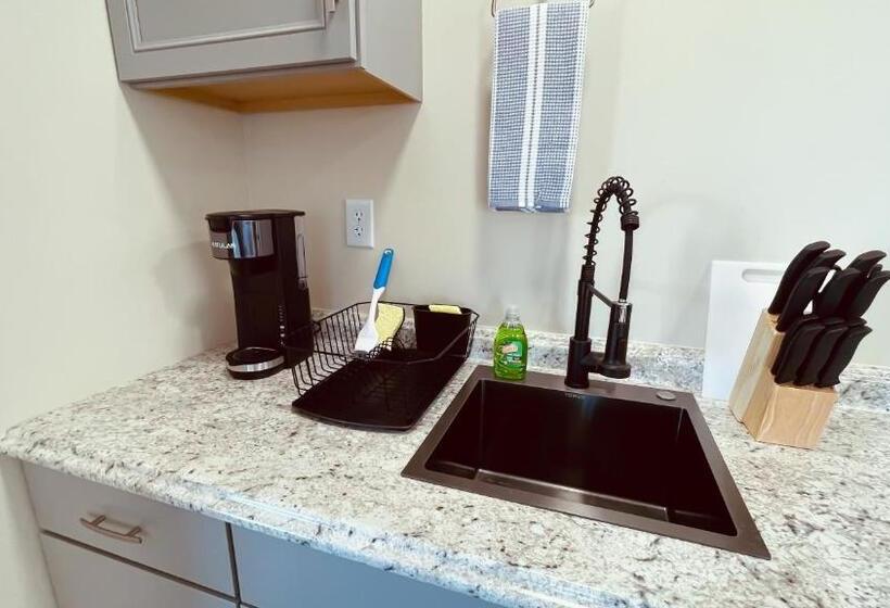 Пансион White Orchid Apartments