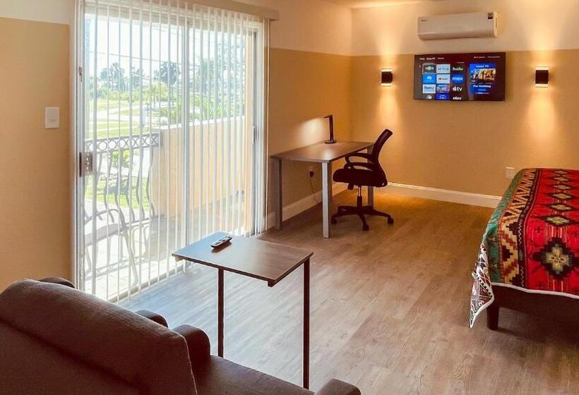 Пансион White Orchid Apartments