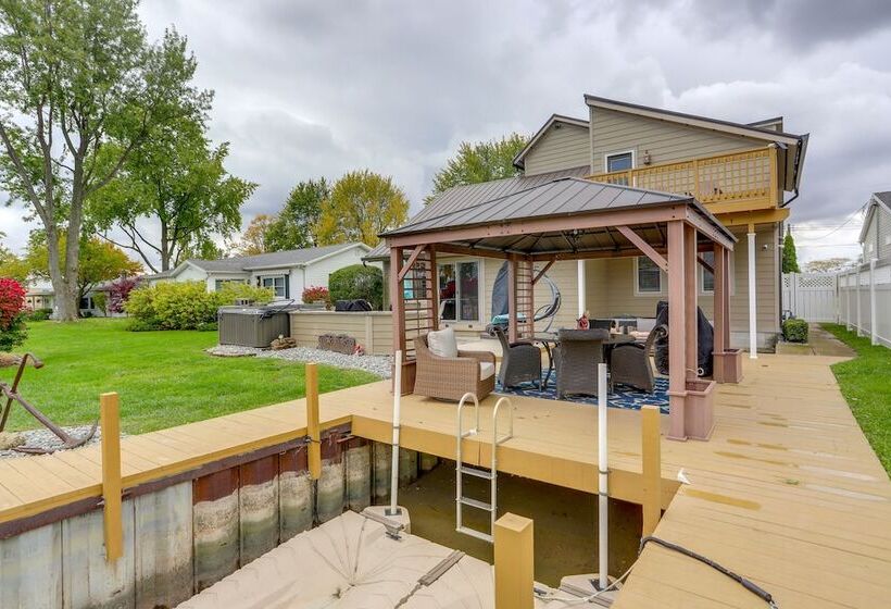 Port Clinton Home W/ Private Dock + Gazebo!
