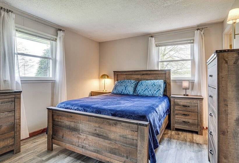 Quaint Economy Retreat W/ Patio & Spacious Yard!