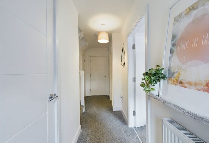 إقامة Cosy And Luxurious House For 10 Guests In Darwen