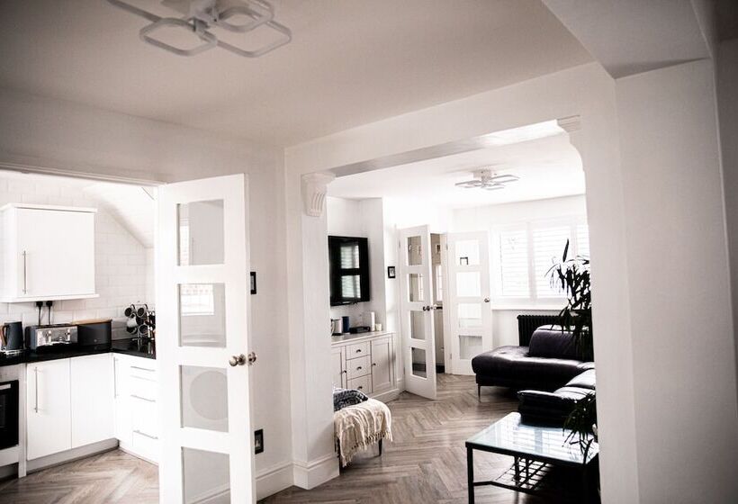 レジデンス Inviting 3 Bed House In Manchester