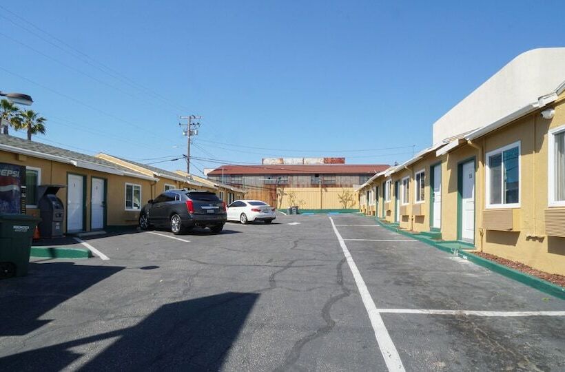 Signal Hill Motel
