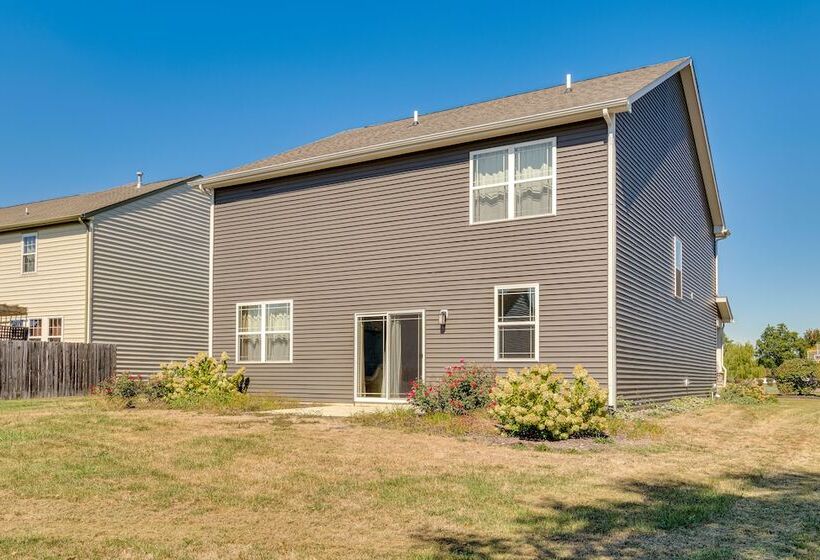 Spacious Camby Home W/ Community Pool + Park!