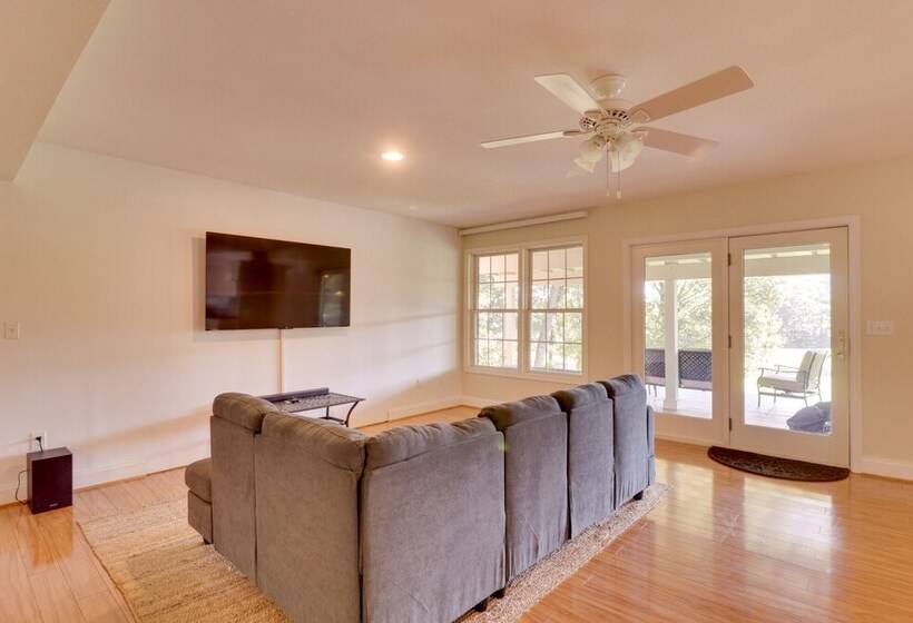 Spacious Family Friendly Virginia Home On 5 Acres!