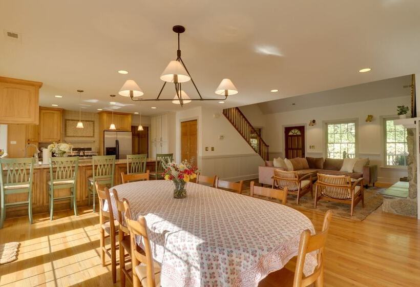 Spacious Family Friendly Virginia Home On 5 Acres!