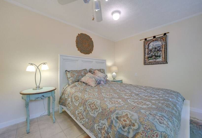 Spacious North Carolina Retreat   Patio & Fire Pit