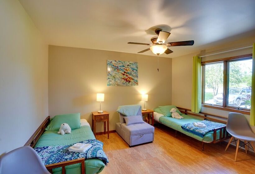 Stunning Athens Retreat On Sleepy Hollow Lake!