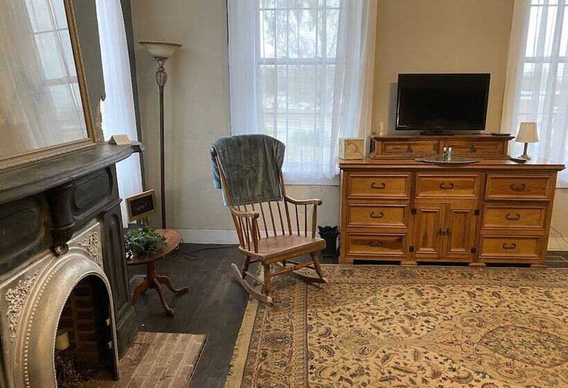 Bed and Breakfast Historic Mcdonald Airbnb