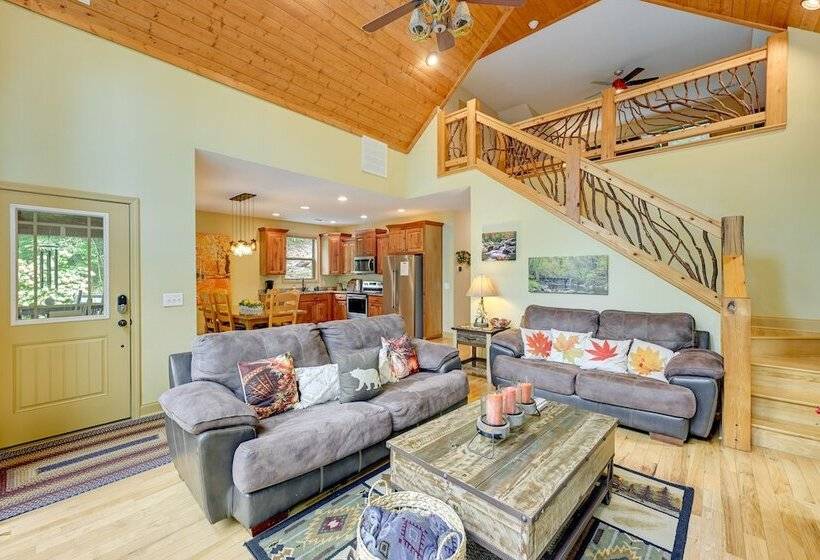 Bright Bryson City Cabin W/ Fire Pit & Hot Tubs!