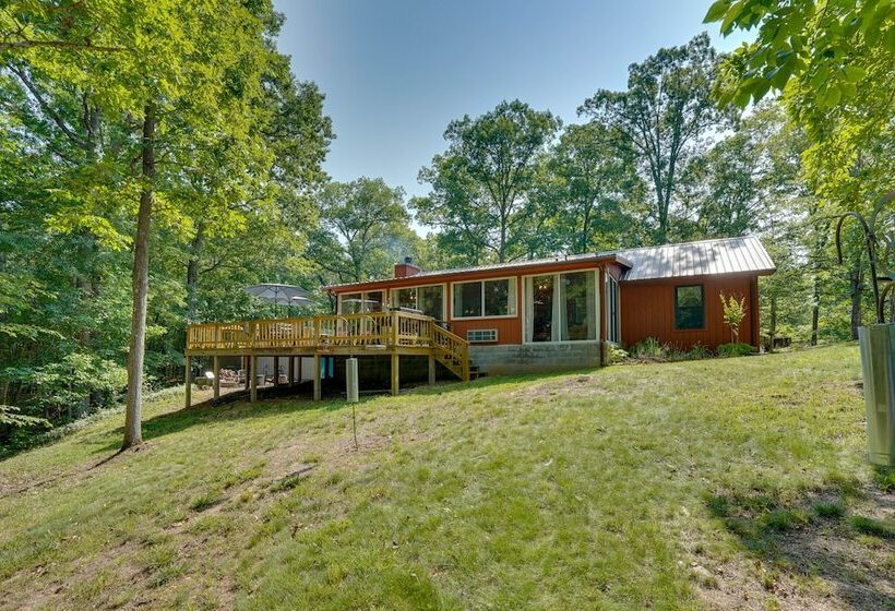 Cadiz Vacation Home W/ Deck: Walk To Lake Barkley