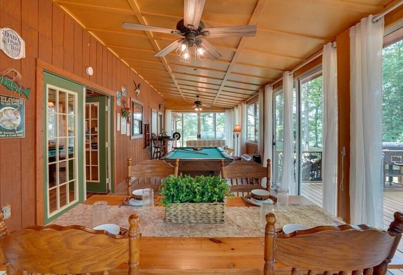 Cadiz Vacation Home W/ Deck: Walk To Lake Barkley